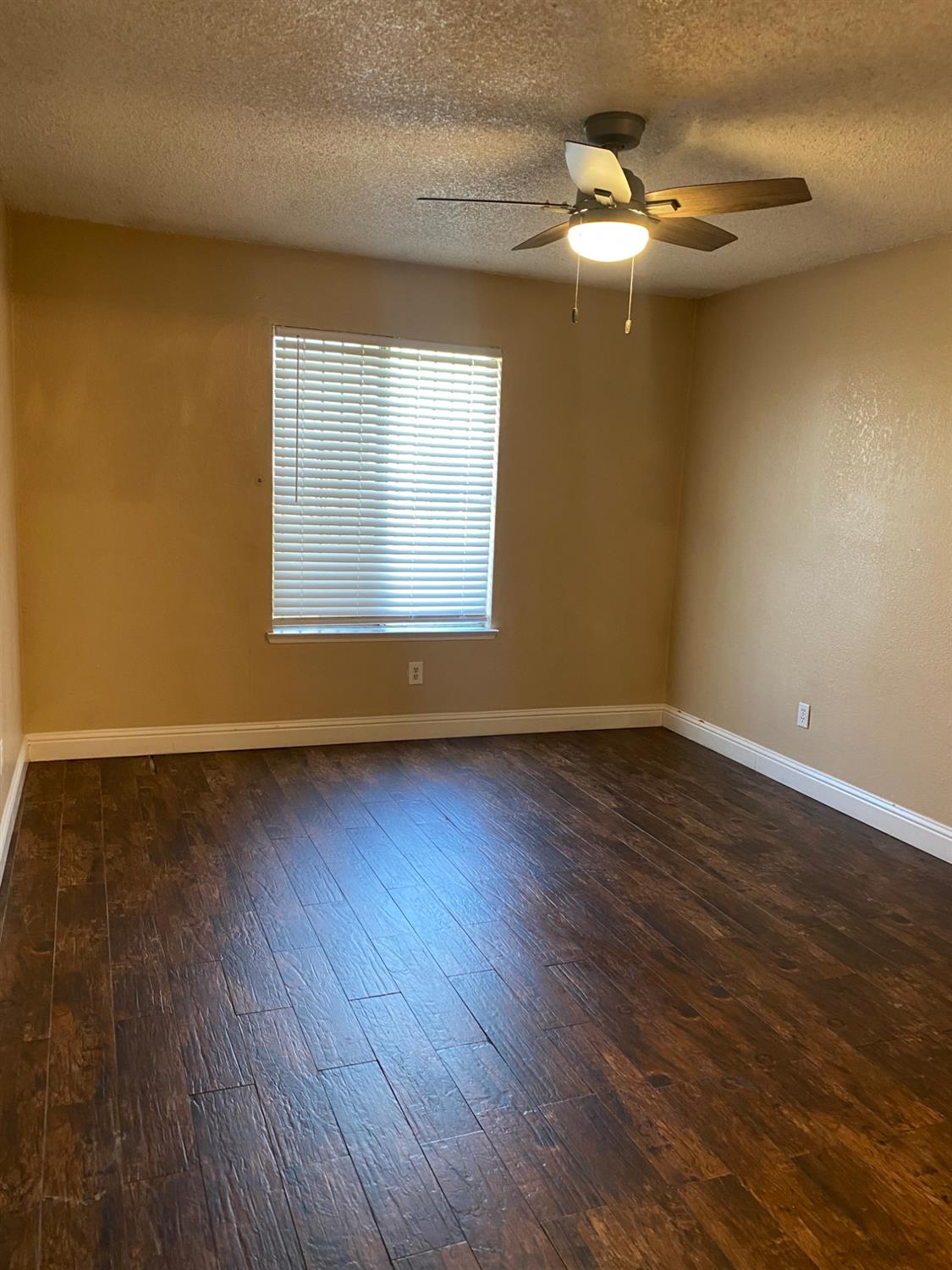 1027 W Dakota #119, Fresno, CA 93705