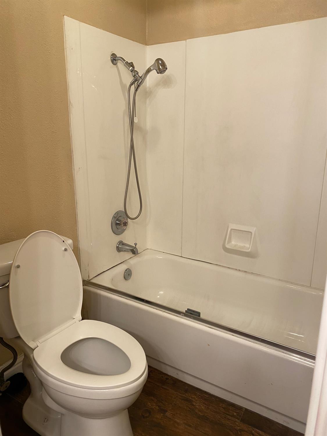 1027 W Dakota #119, Fresno, CA 93705