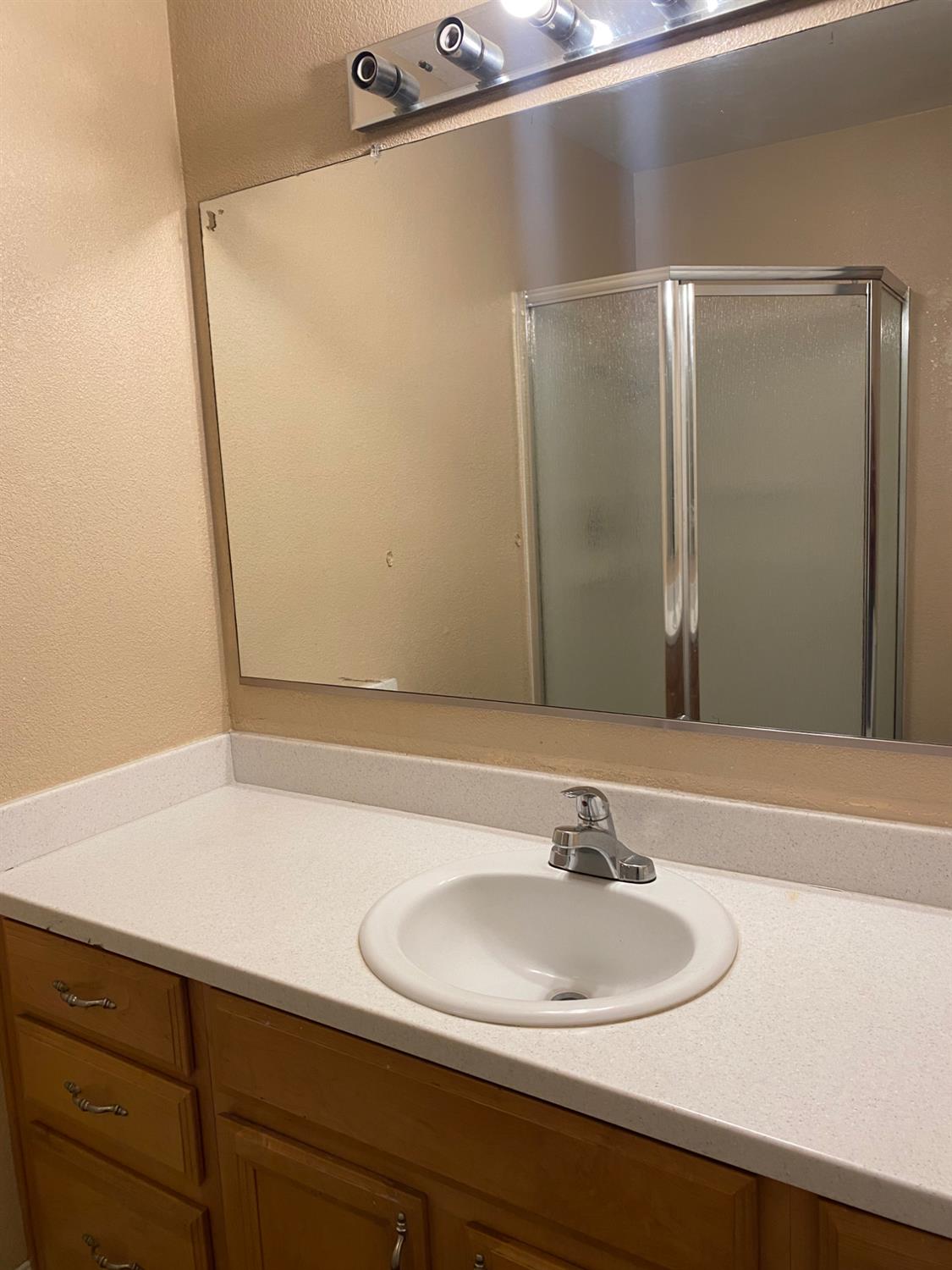 1027 W Dakota #119, Fresno, CA 93705