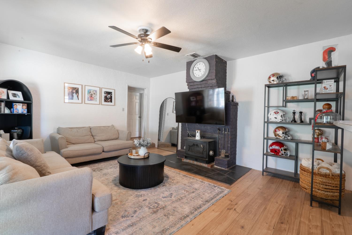 4535 N Delno Ave, Fresno, CA 93705