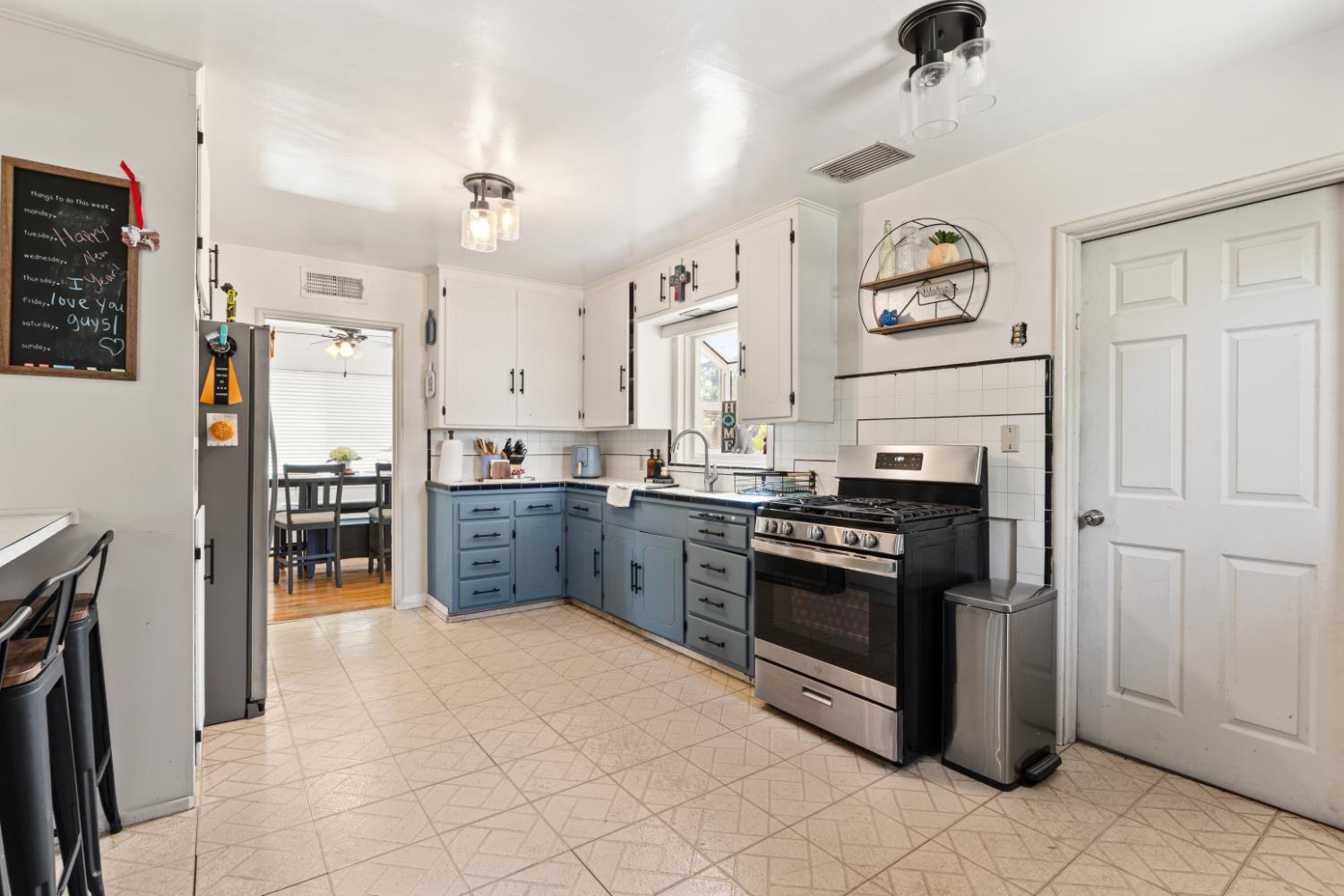 4535 N Delno Ave, Fresno, CA 93705