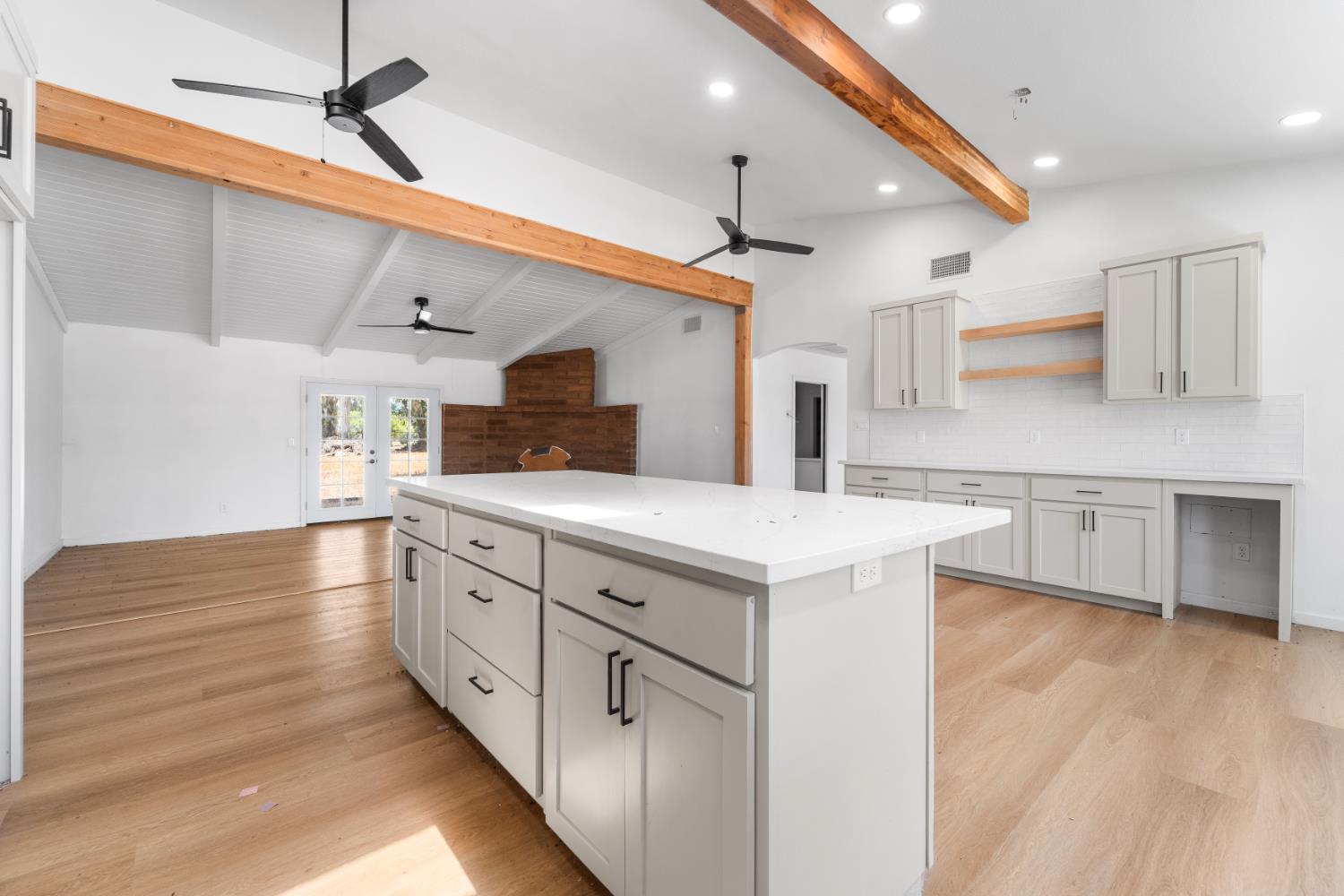 6073 W Clinton Ave, Fresno, CA 93722