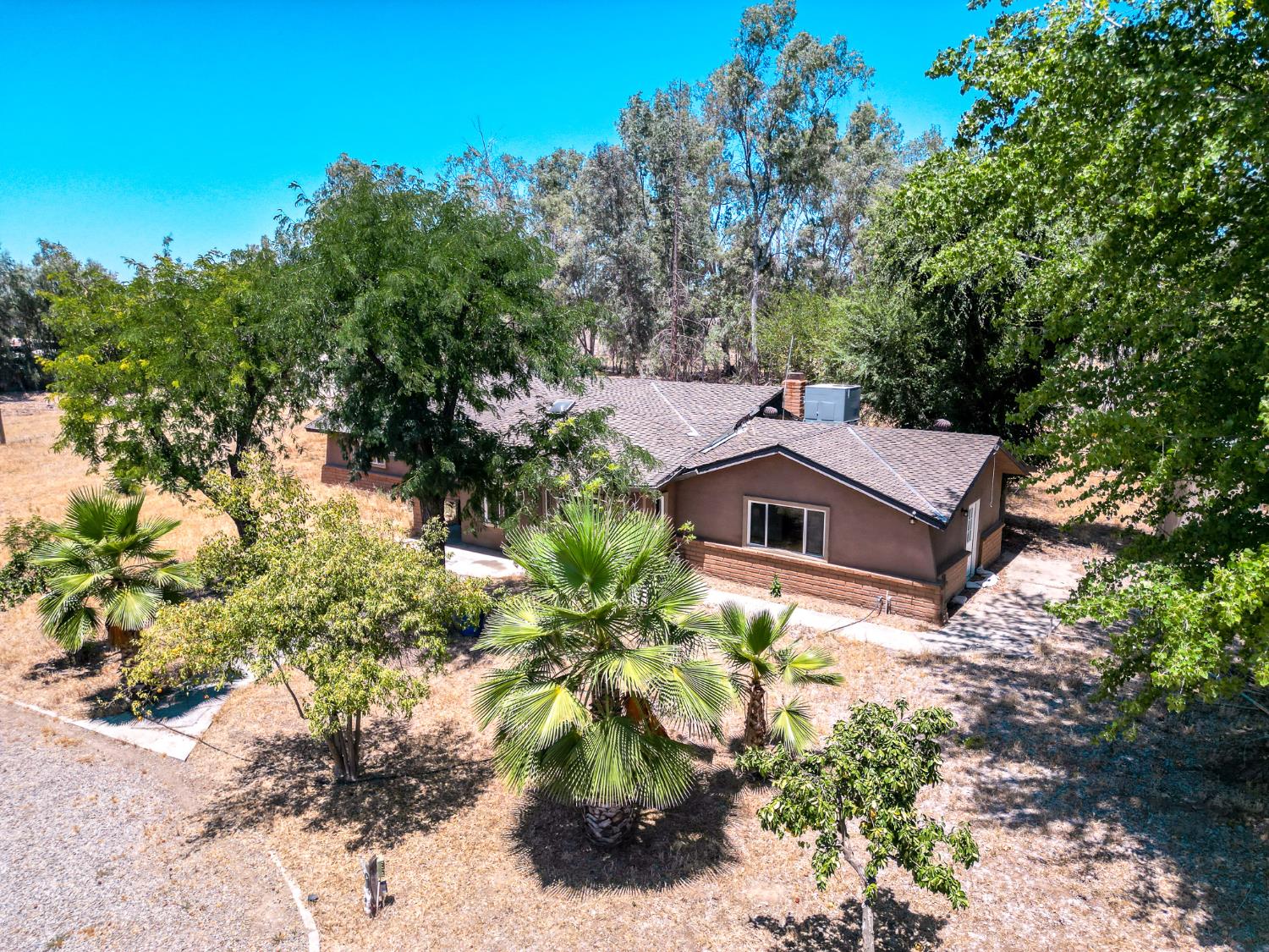 6073 W Clinton Ave, Fresno, CA 93722
