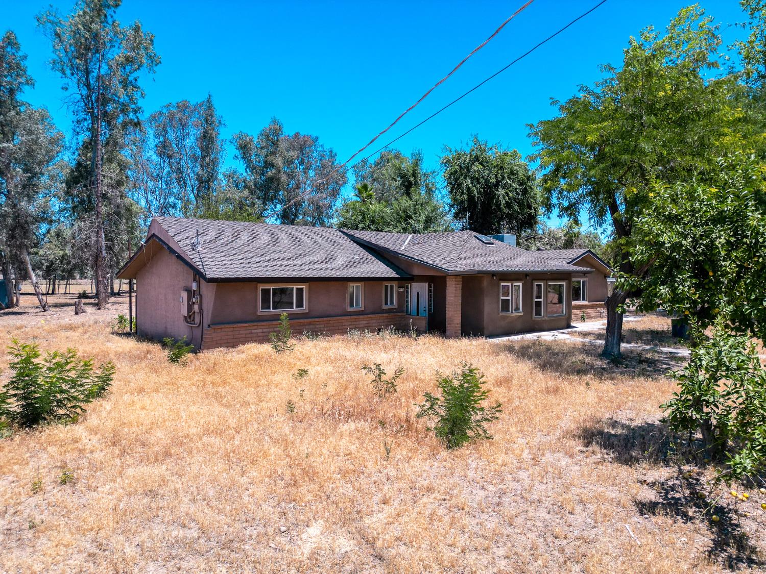 6073 W Clinton Ave, Fresno, CA 93722