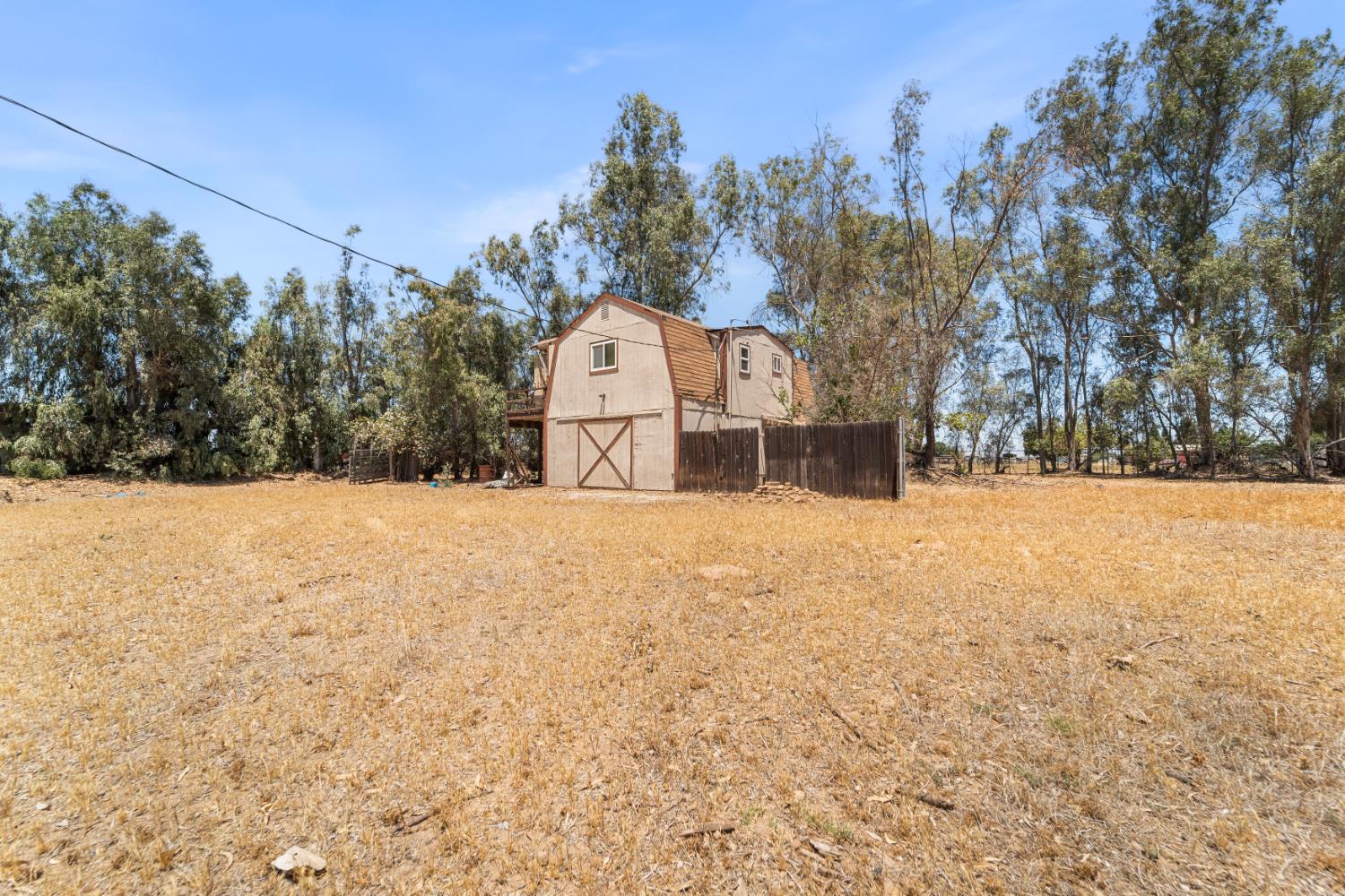 6073 W Clinton Ave, Fresno, CA 93722