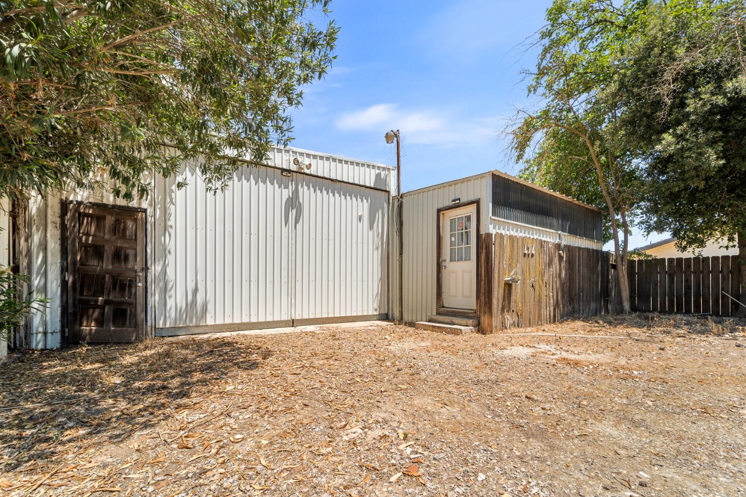 6073 W Clinton Ave, Fresno, CA 93722