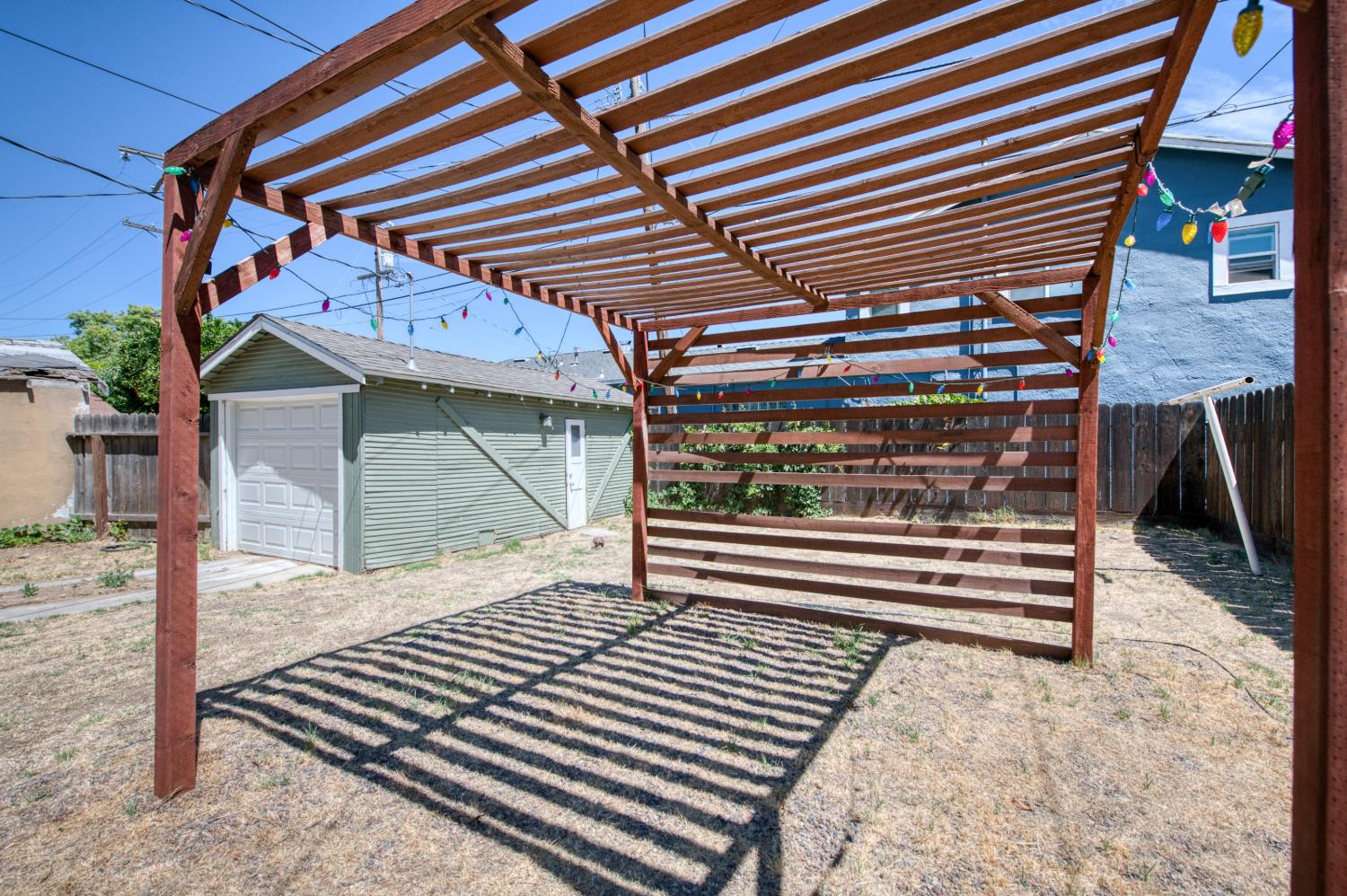 509 E Weldon Ave, Fresno, CA 93704