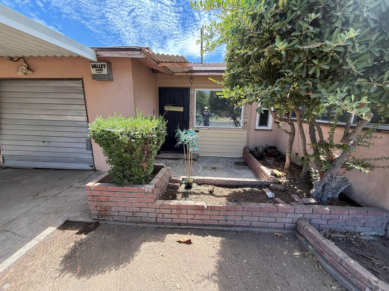 3974 Maywood Dr N, Fresno, CA 93703