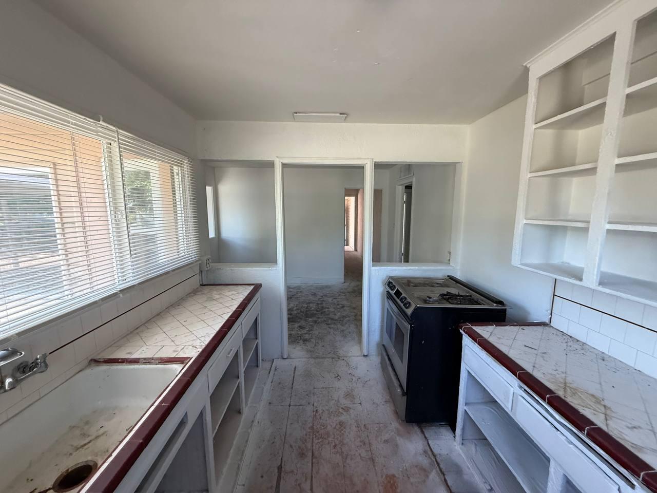 3974 Maywood Dr N, Fresno, CA 93703