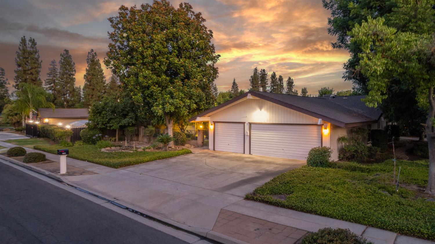1611 W Mesa Ave, Fresno, CA 93711
