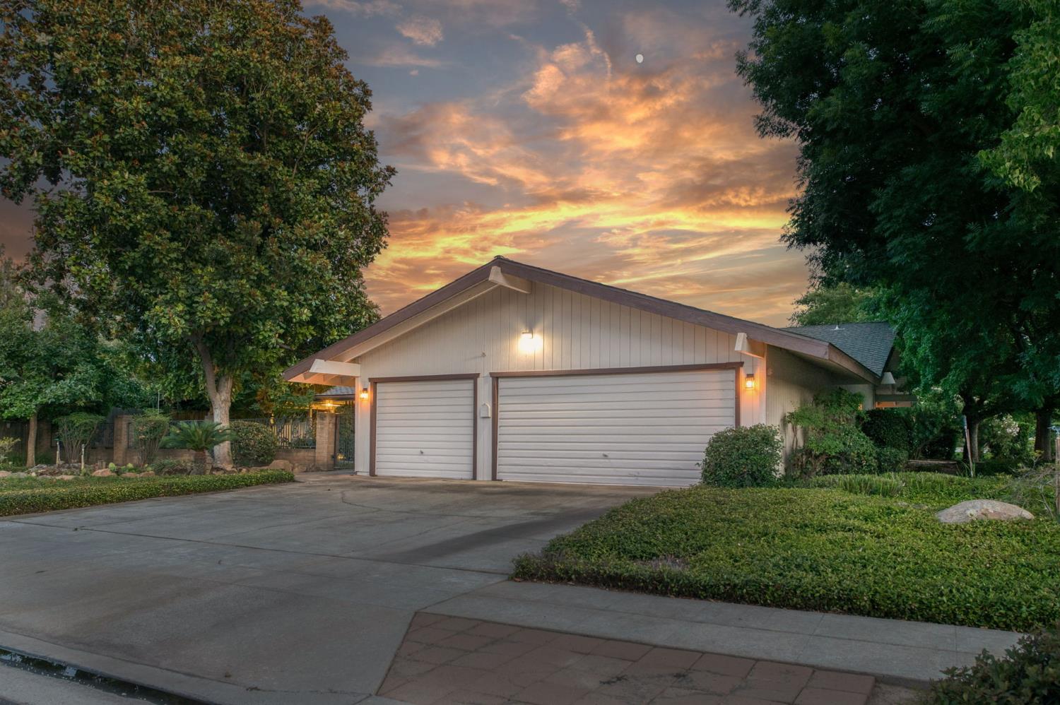 1611 W Mesa Ave, Fresno, CA 93711