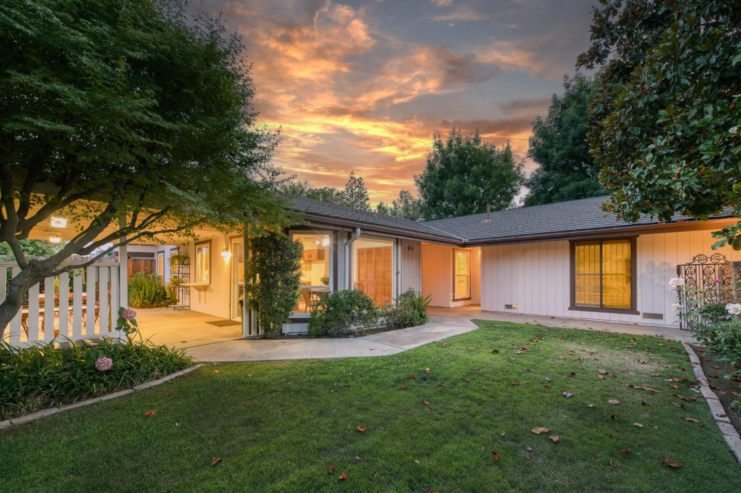 1611 W Mesa Ave, Fresno, CA 93711