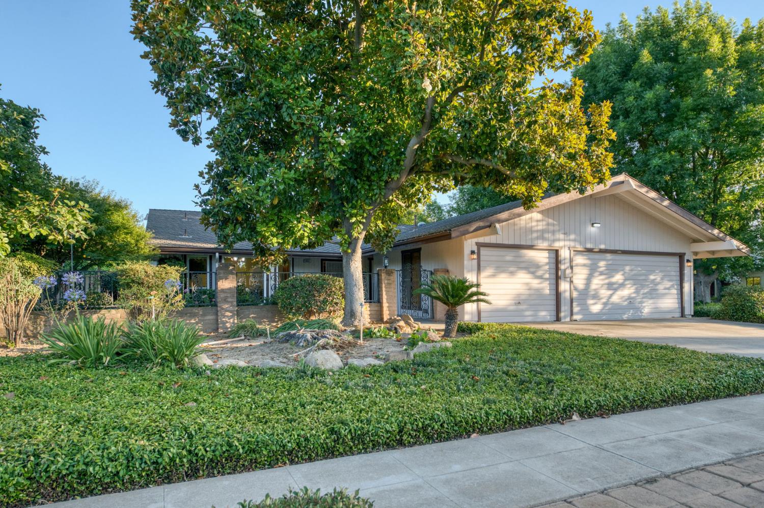1611 W Mesa Ave, Fresno, CA 93711