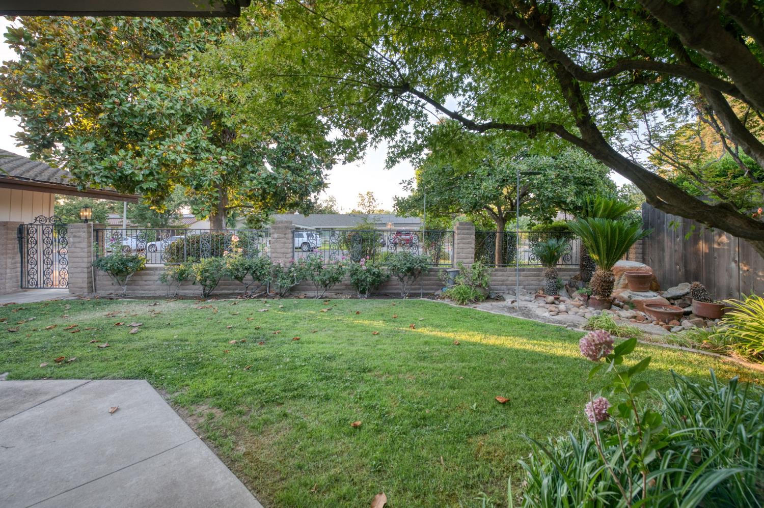 1611 W Mesa Ave, Fresno, CA 93711