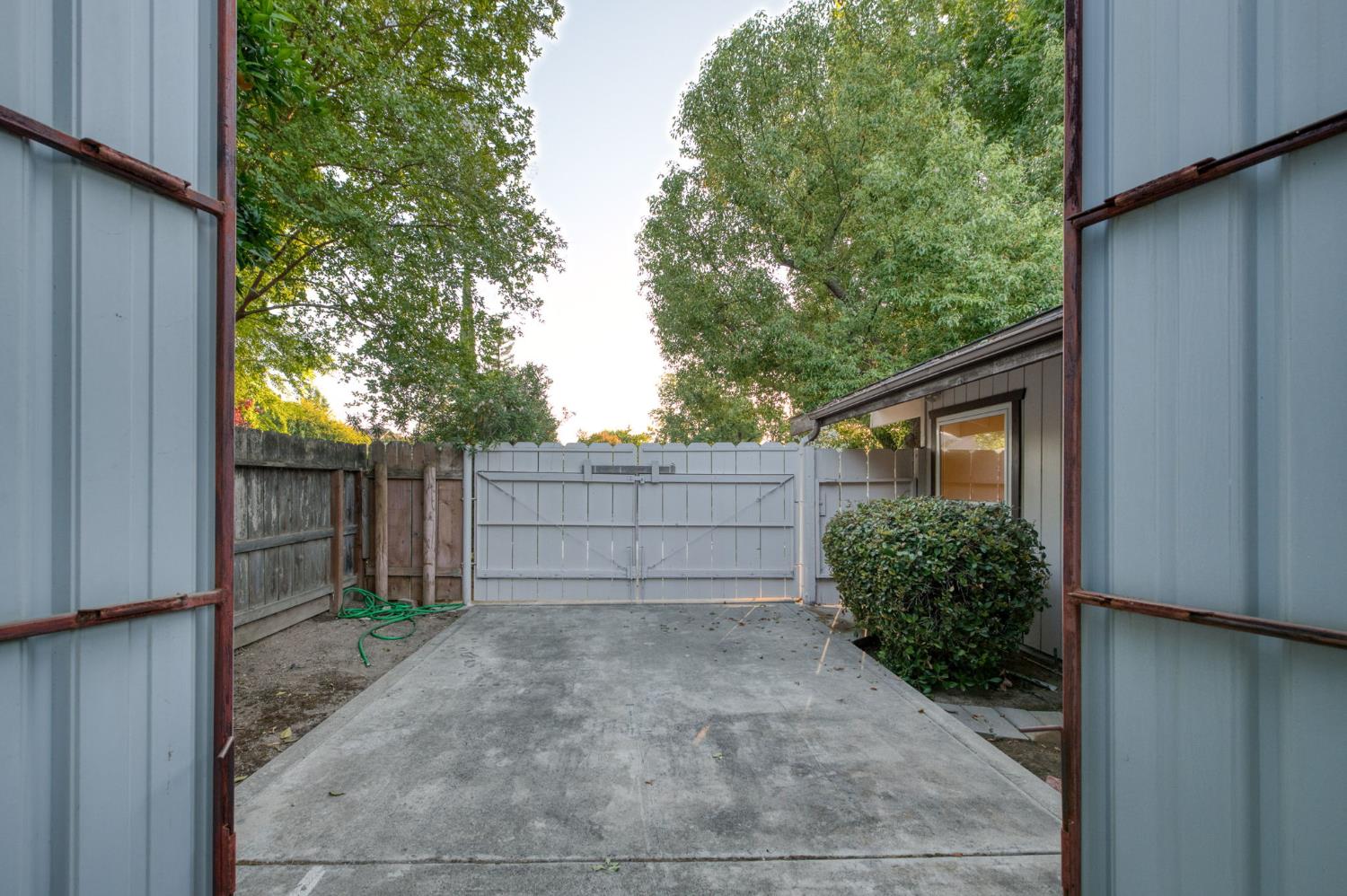 1611 W Mesa Ave, Fresno, CA 93711