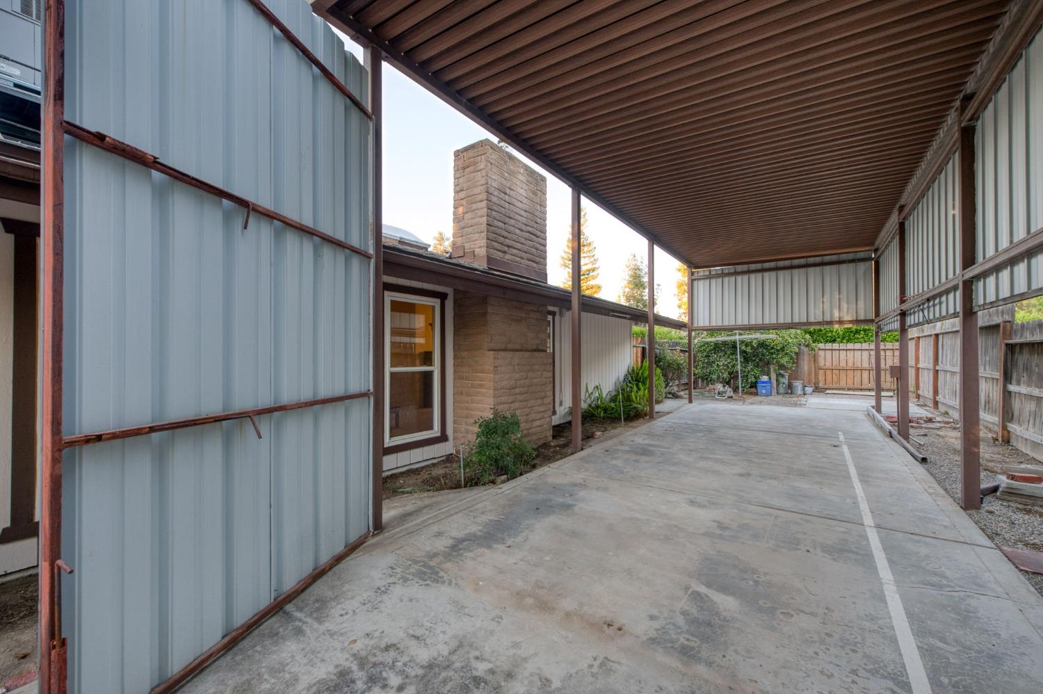 1611 W Mesa Ave, Fresno, CA 93711