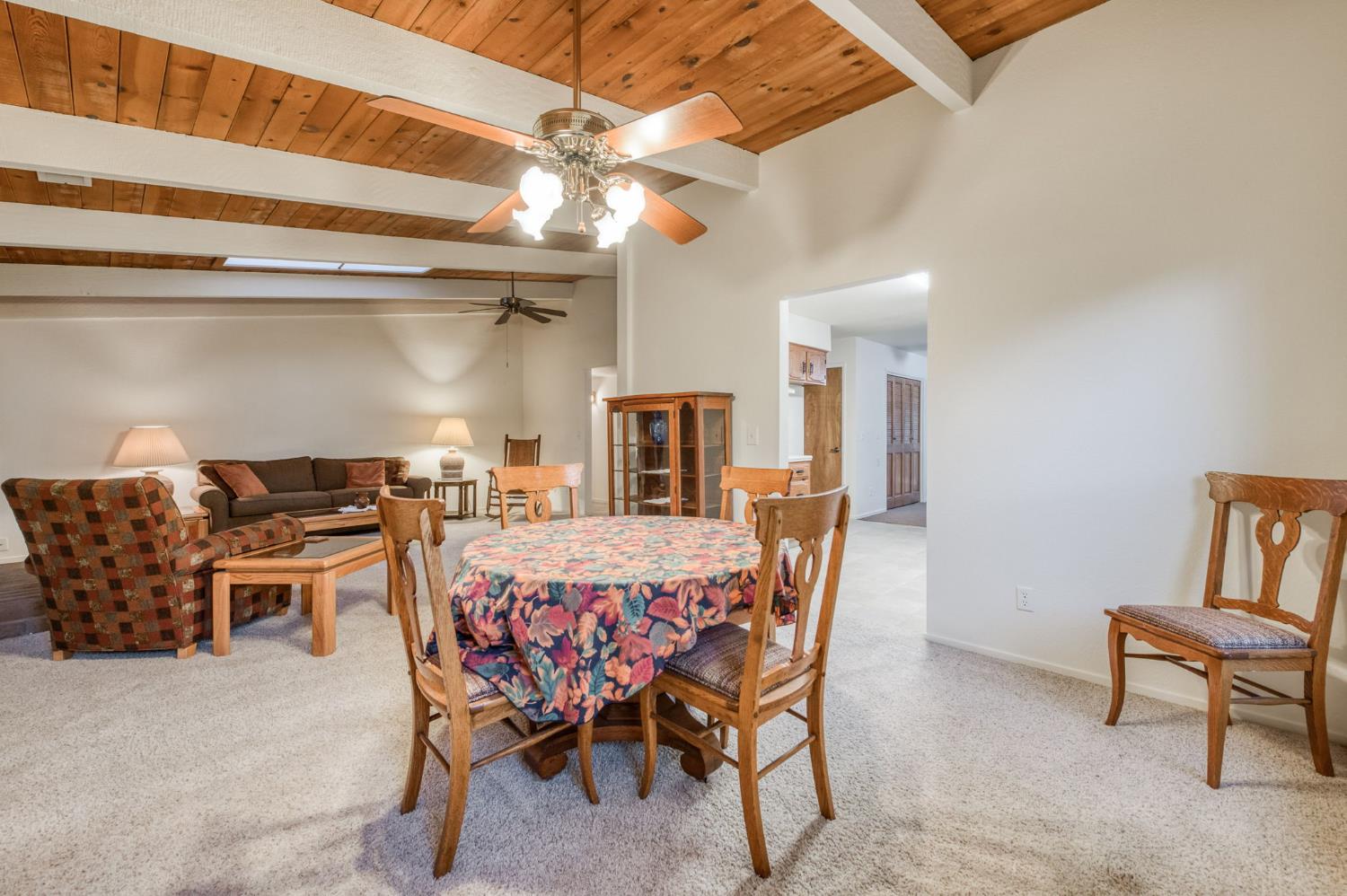 1611 W Mesa Ave, Fresno, CA 93711