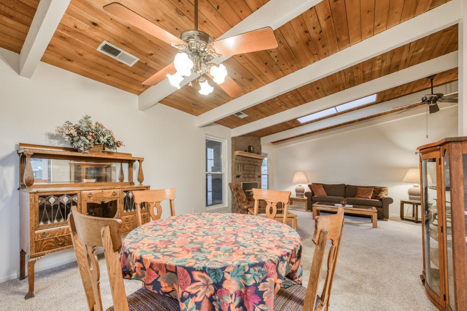 1611 W Mesa Ave, Fresno, CA 93711