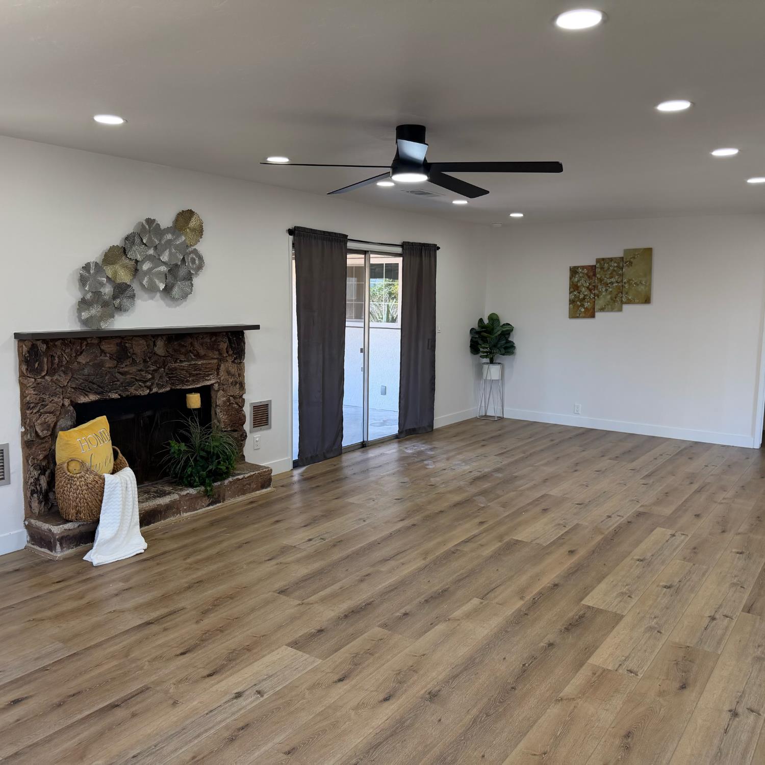 1830 W 5Th St, Madera, CA 93637