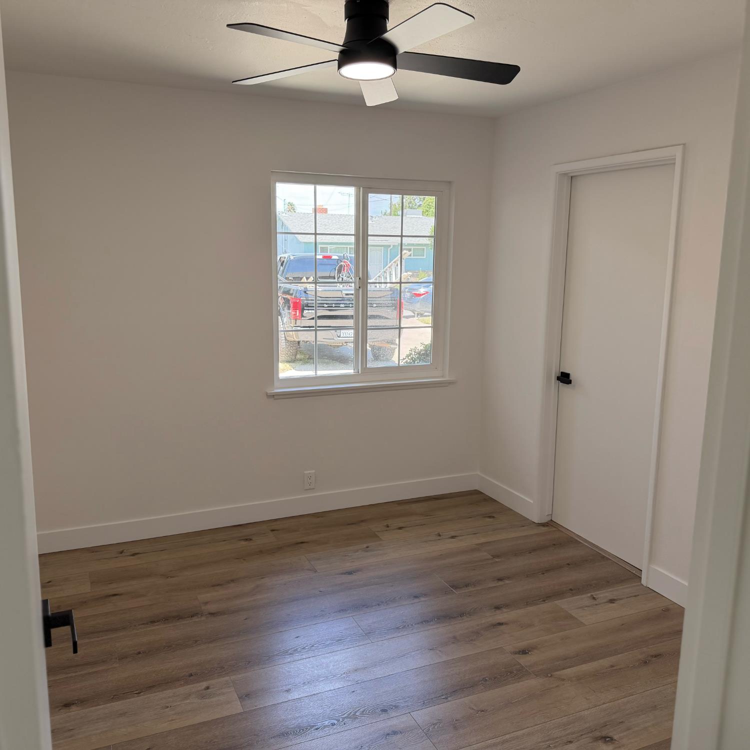 1830 W 5Th St, Madera, CA 93637