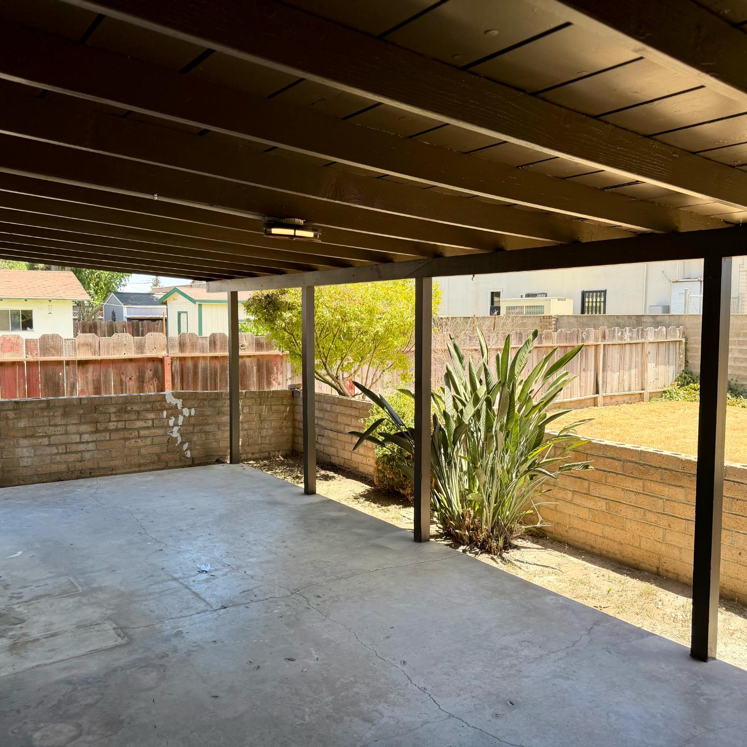 1830 W 5Th St, Madera, CA 93637
