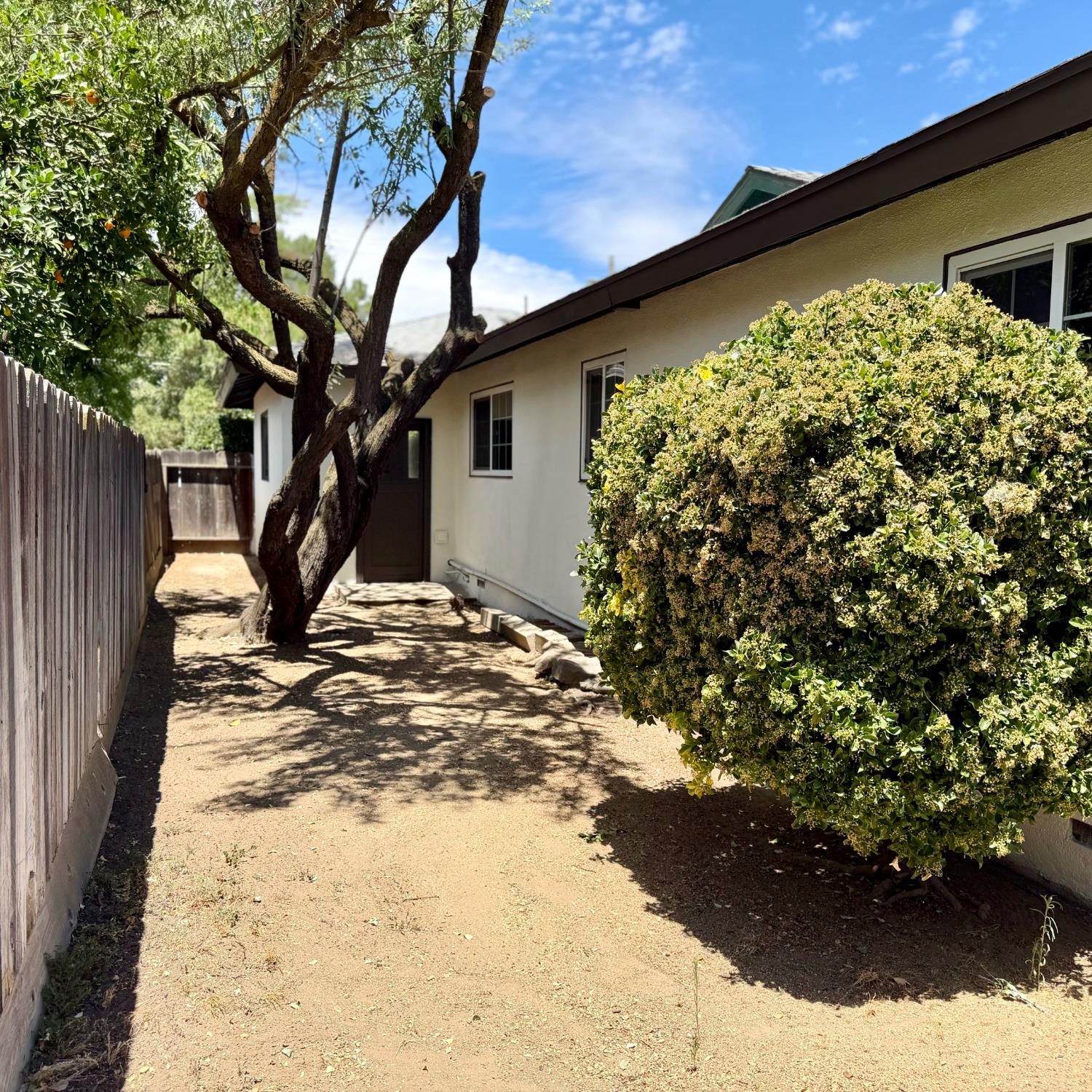 1830 W 5Th St, Madera, CA 93637