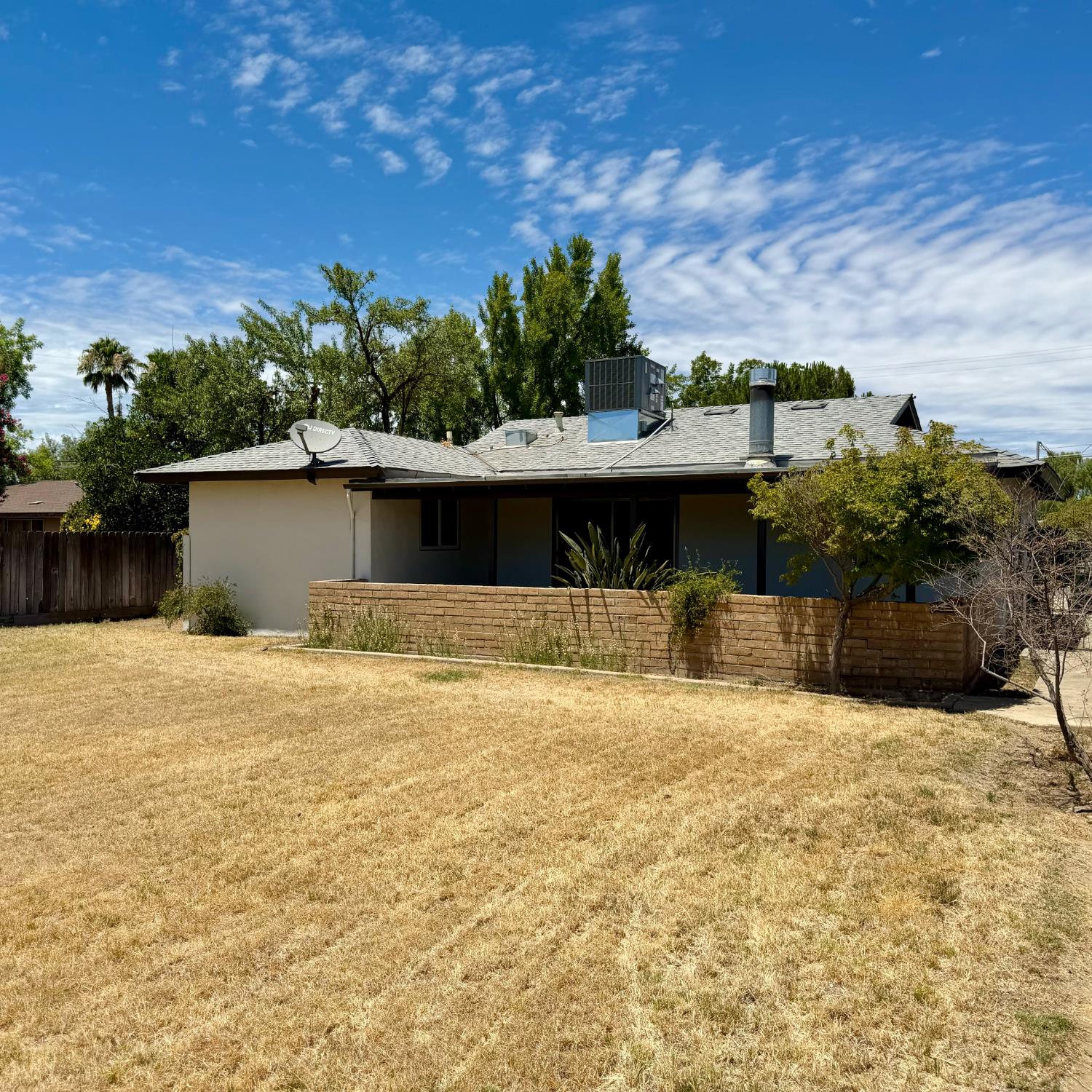 1830 W 5Th St, Madera, CA 93637