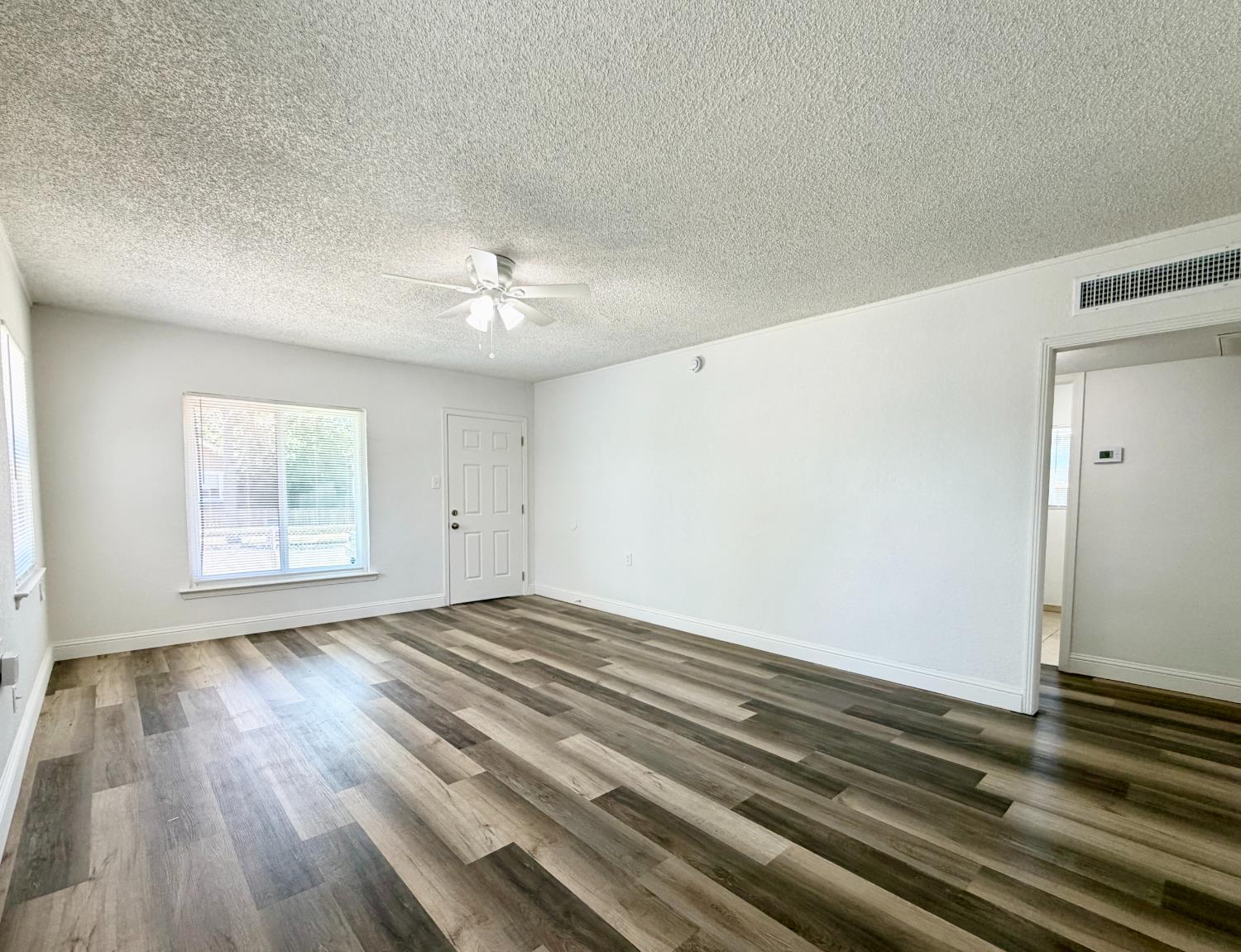2421 E Clay Ave, Fresno, CA 93701