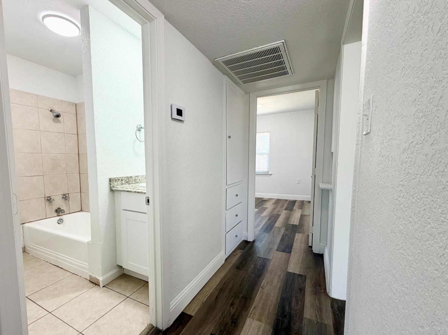 2421 E Clay Ave, Fresno, CA 93701