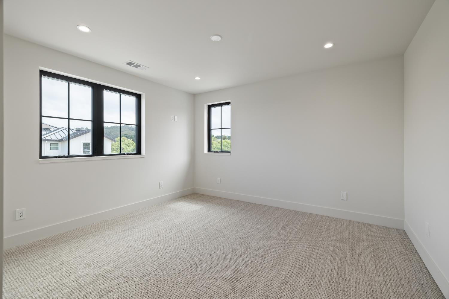 568 Creekside Ct, Half Moon Bay, CA 94019
