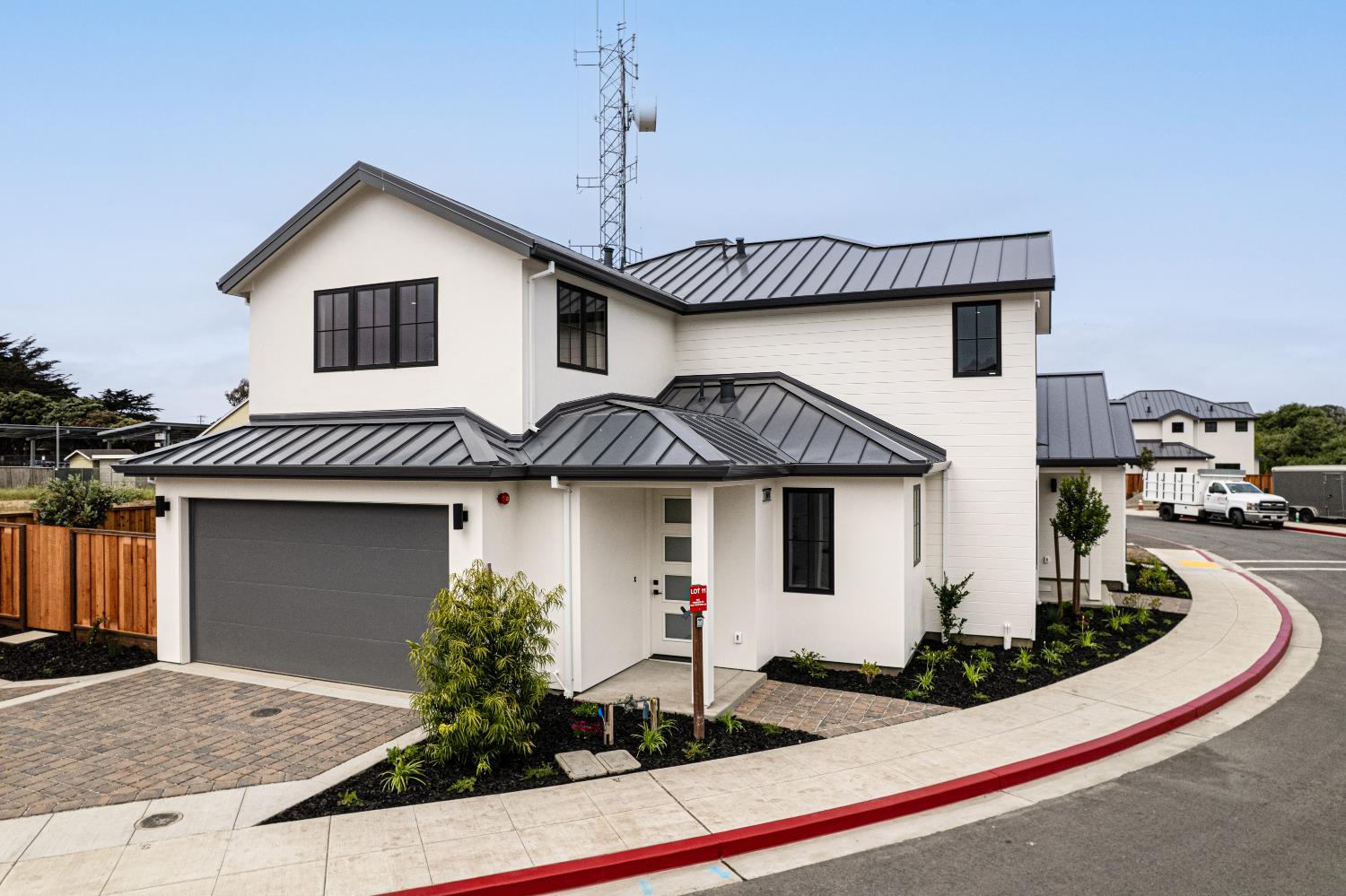 568 Creekside Ct, Half Moon Bay, CA 94019