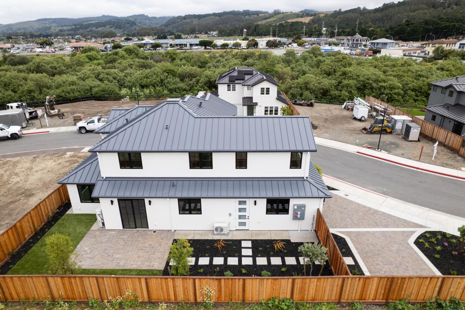 568 Creekside Ct, Half Moon Bay, CA 94019