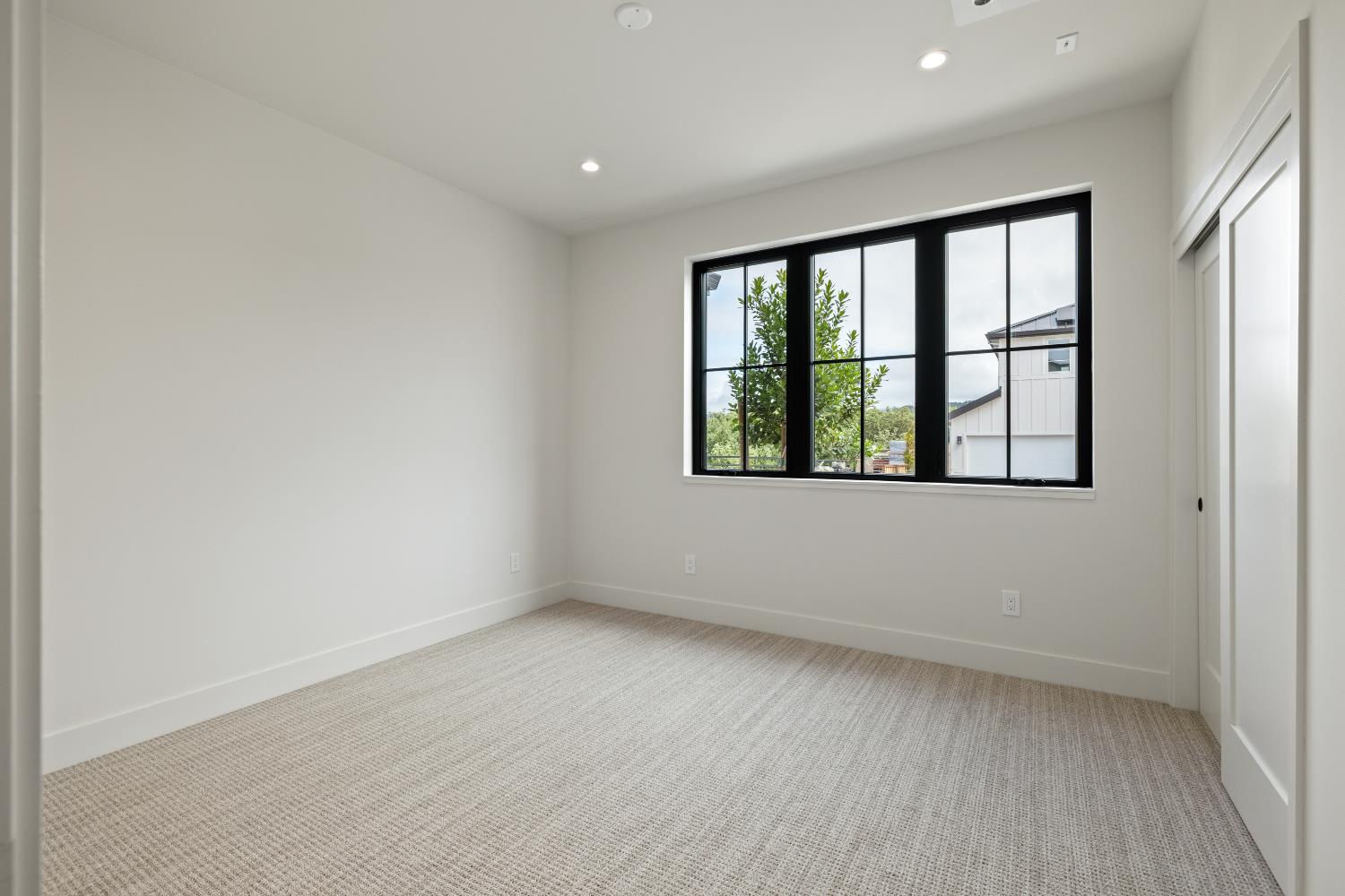 568 Creekside Ct, Half Moon Bay, CA 94019