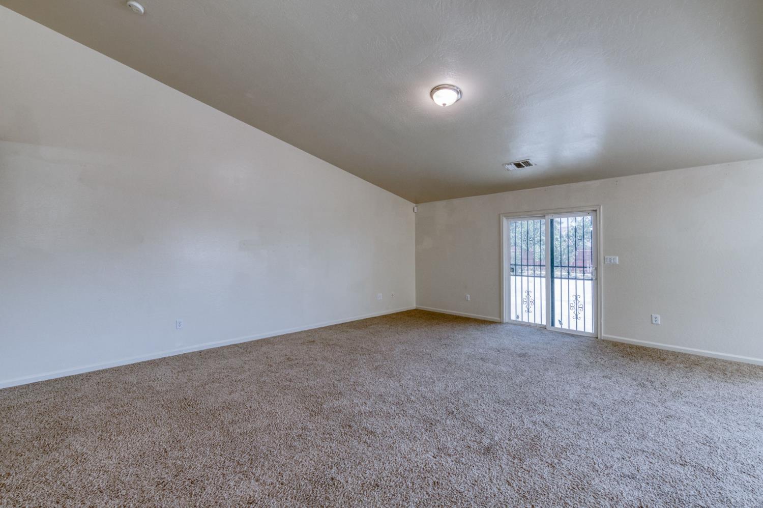 3308 N Gregory Ave, Fresno, CA 93722