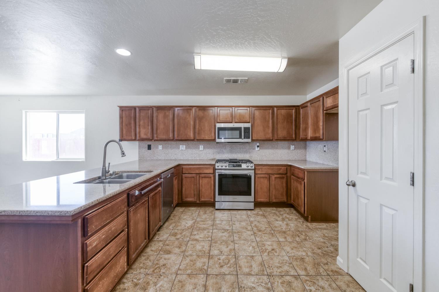 3308 N Gregory Ave, Fresno, CA 93722