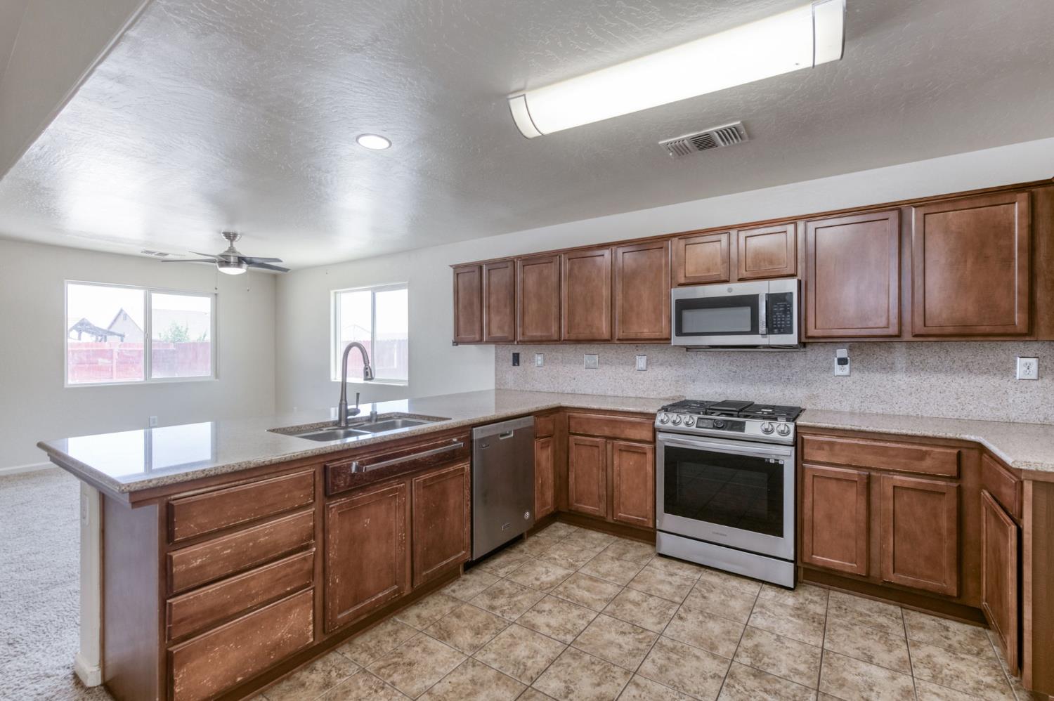 3308 N Gregory Ave, Fresno, CA 93722