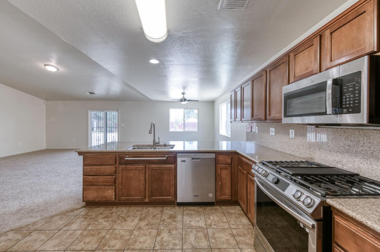 3308 N Gregory Ave, Fresno, CA 93722