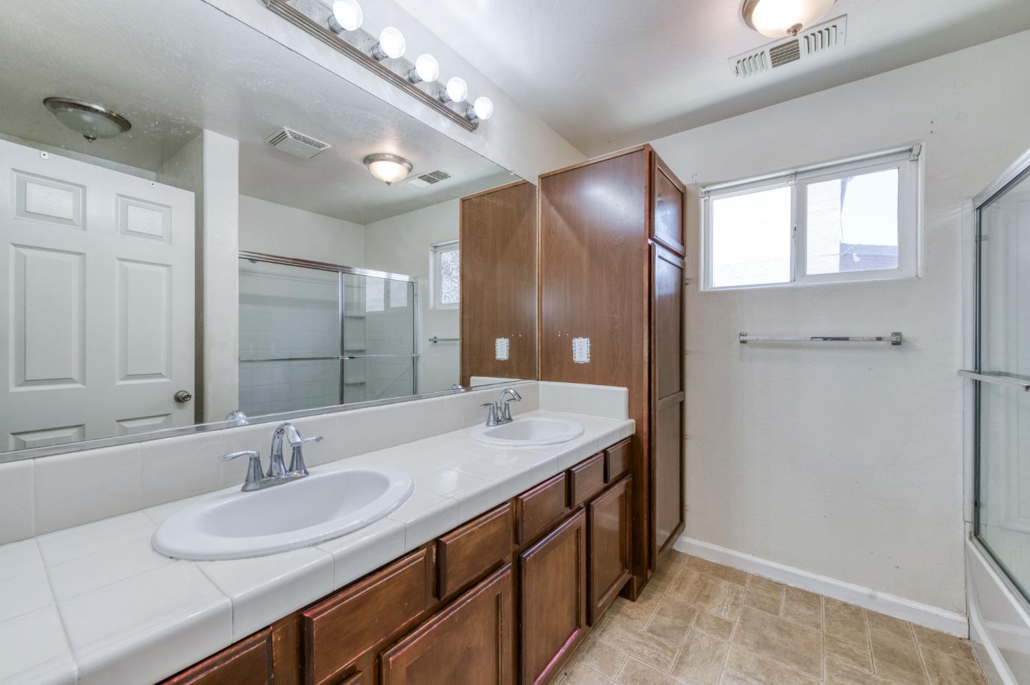 3308 N Gregory Ave, Fresno, CA 93722