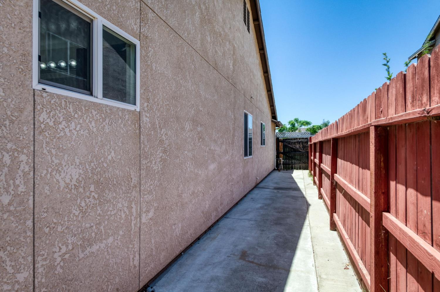 3308 N Gregory Ave, Fresno, CA 93722