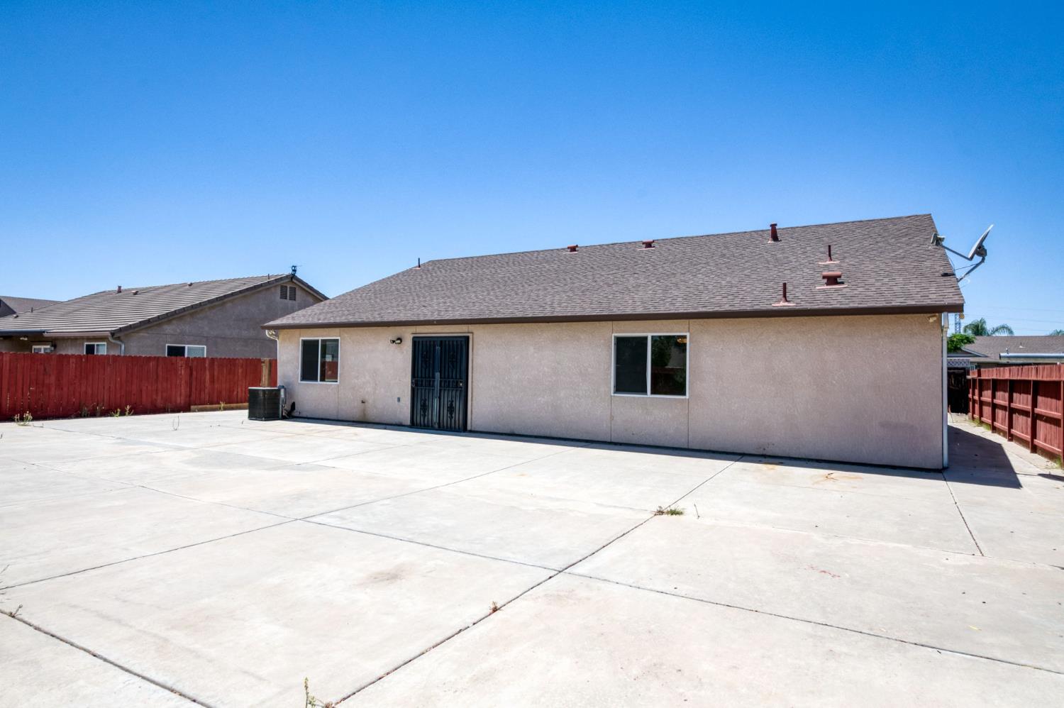 3308 N Gregory Ave, Fresno, CA 93722