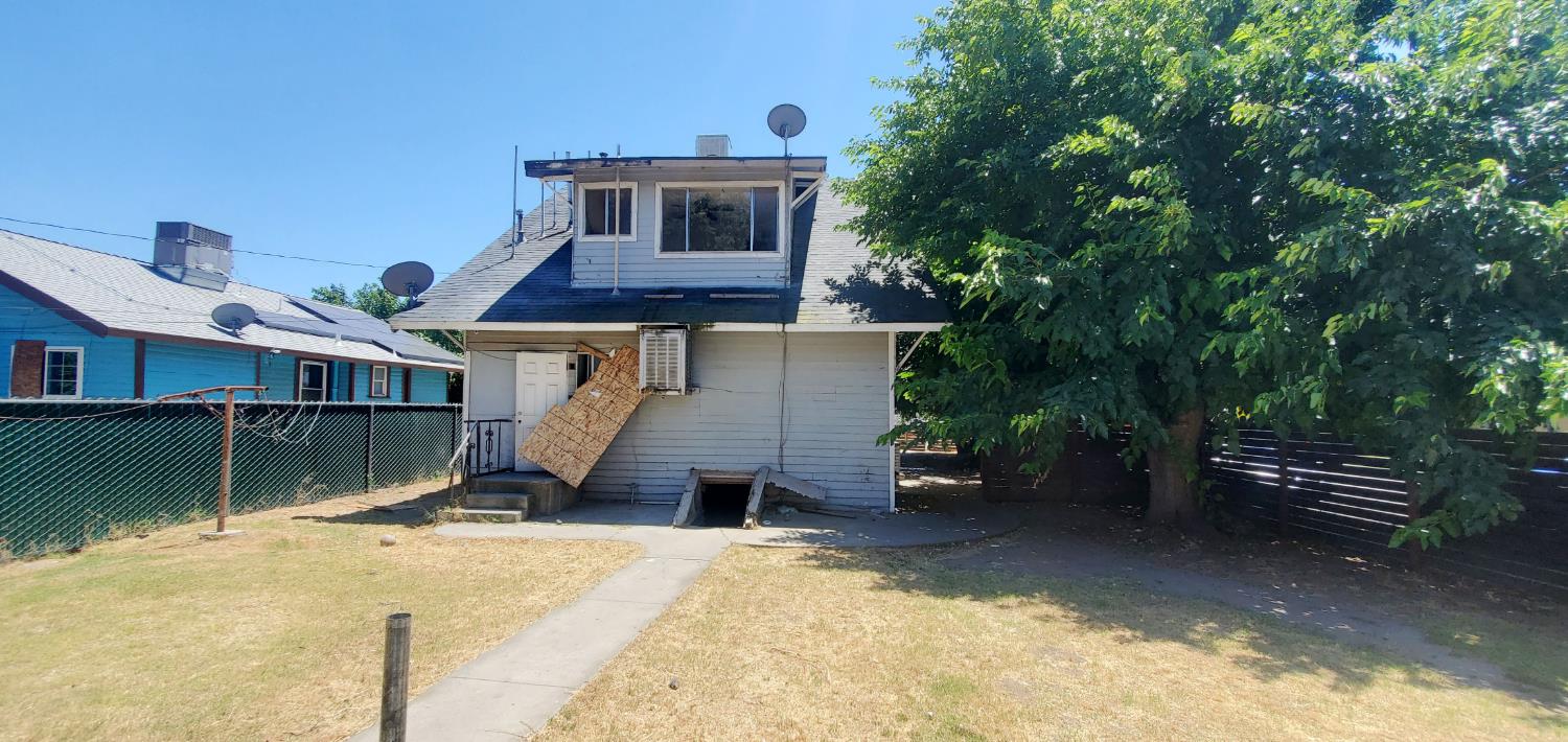 2303 E Grant Ave, Fresno, CA 93701