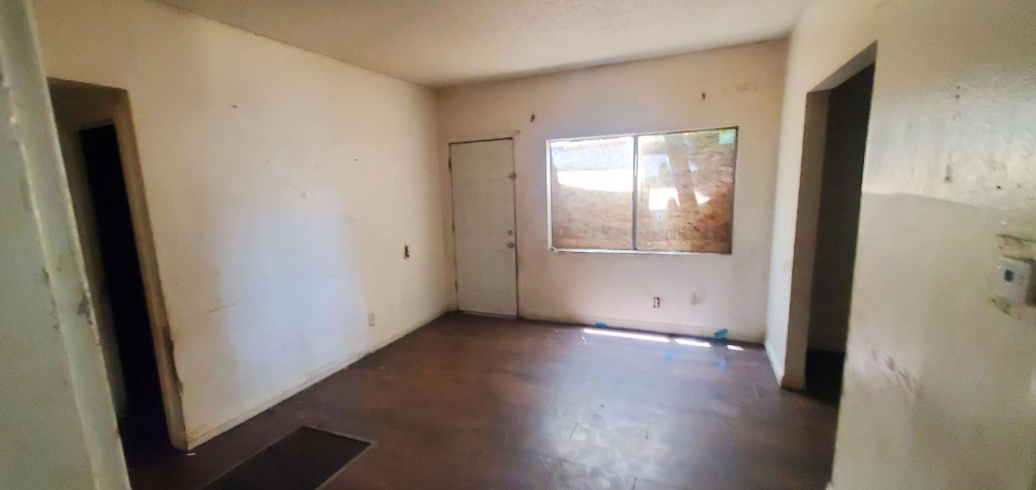 2303 E Grant Ave, Fresno, CA 93701
