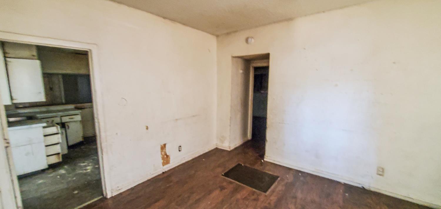 2303 E Grant Ave, Fresno, CA 93701