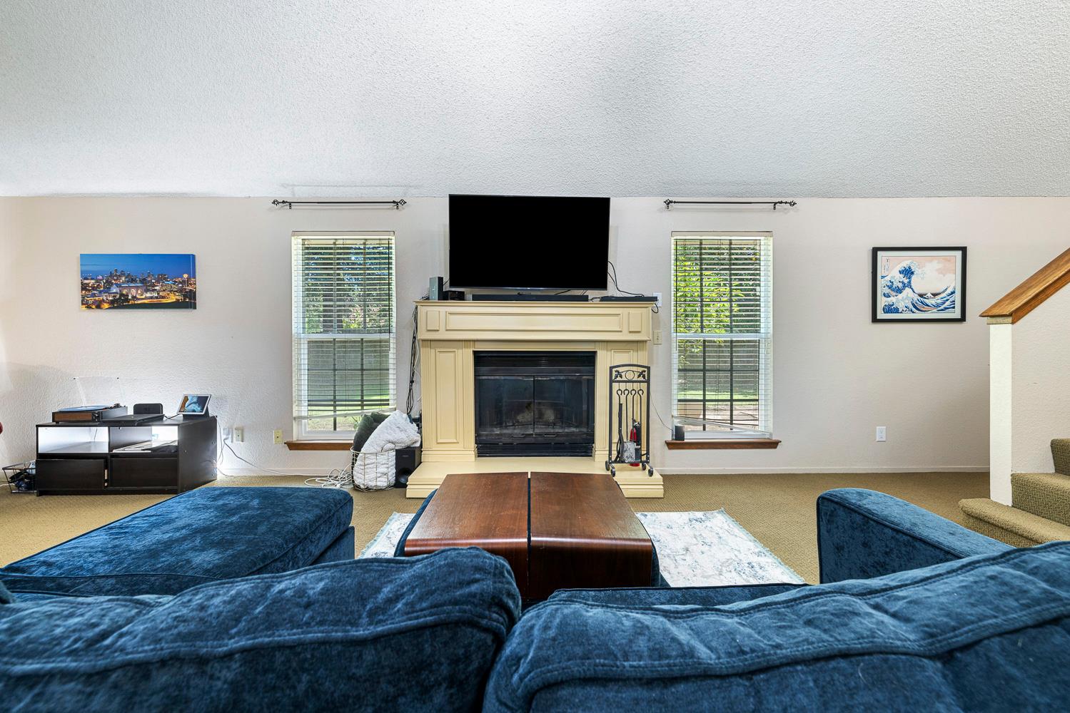 2183 E Fallbrook Ave, Fresno, CA 93720