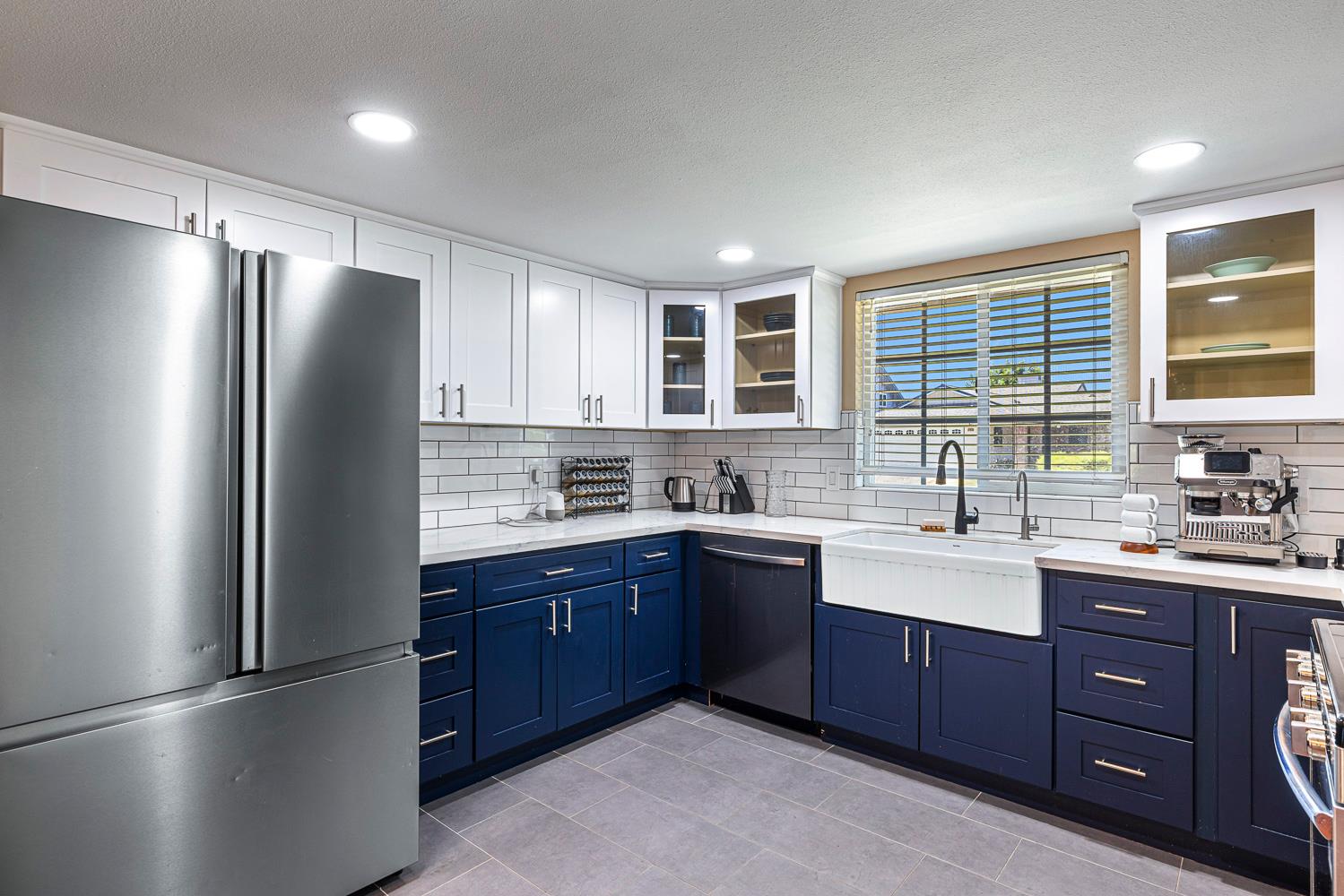 2183 E Fallbrook Ave, Fresno, CA 93720