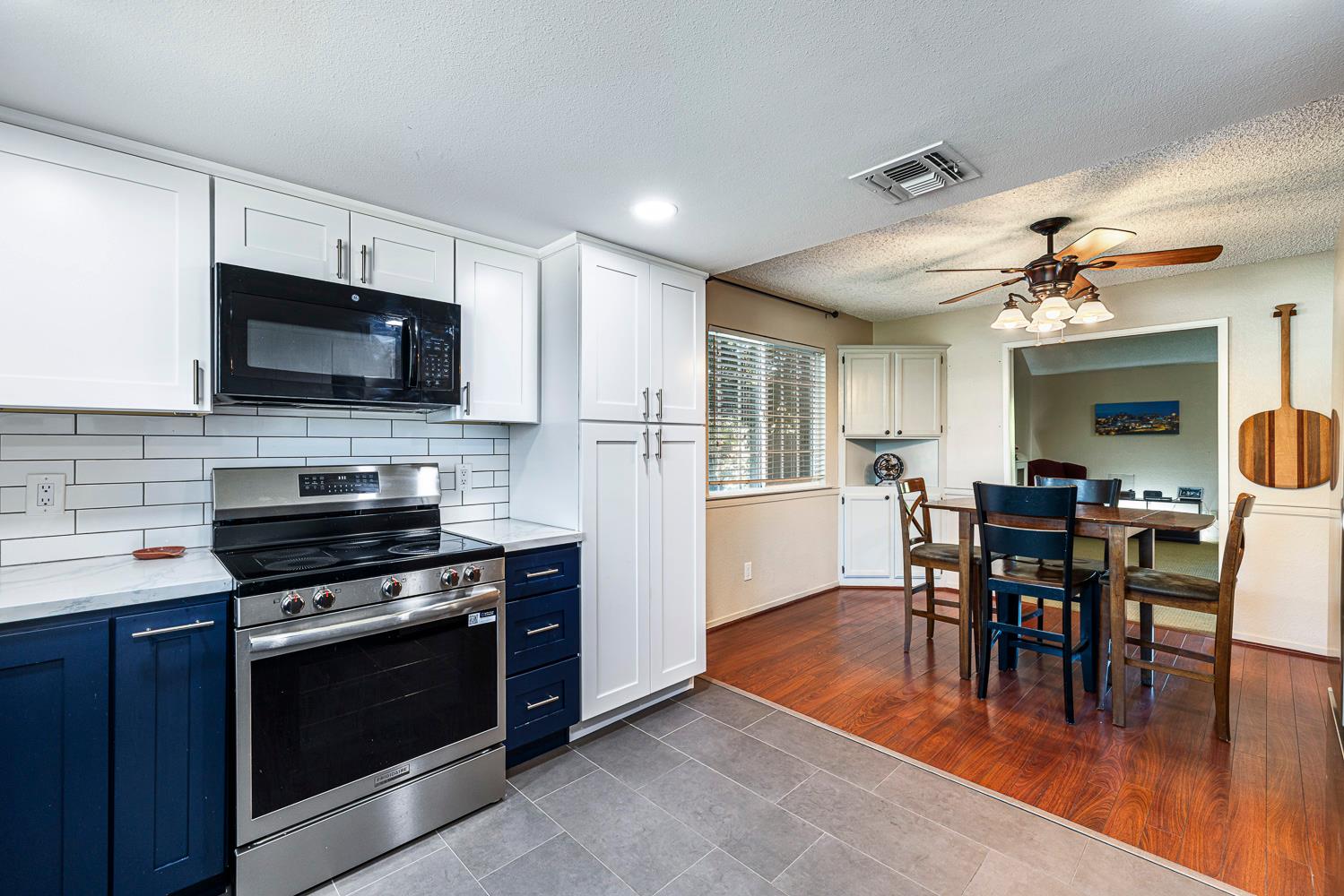 2183 E Fallbrook Ave, Fresno, CA 93720