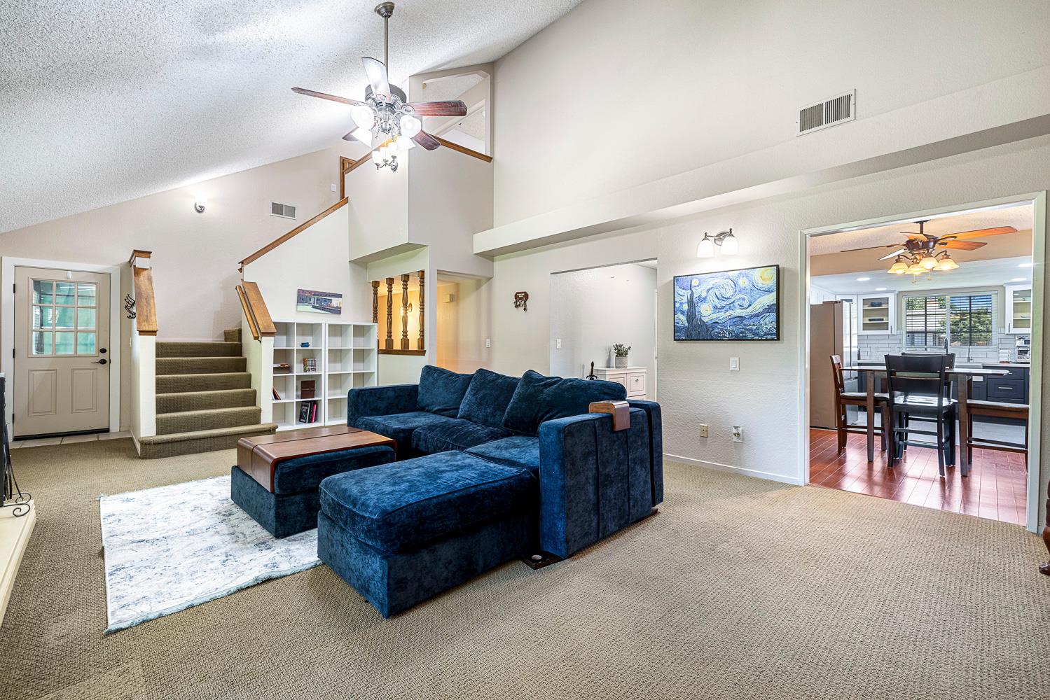 2183 E Fallbrook Ave, Fresno, CA 93720