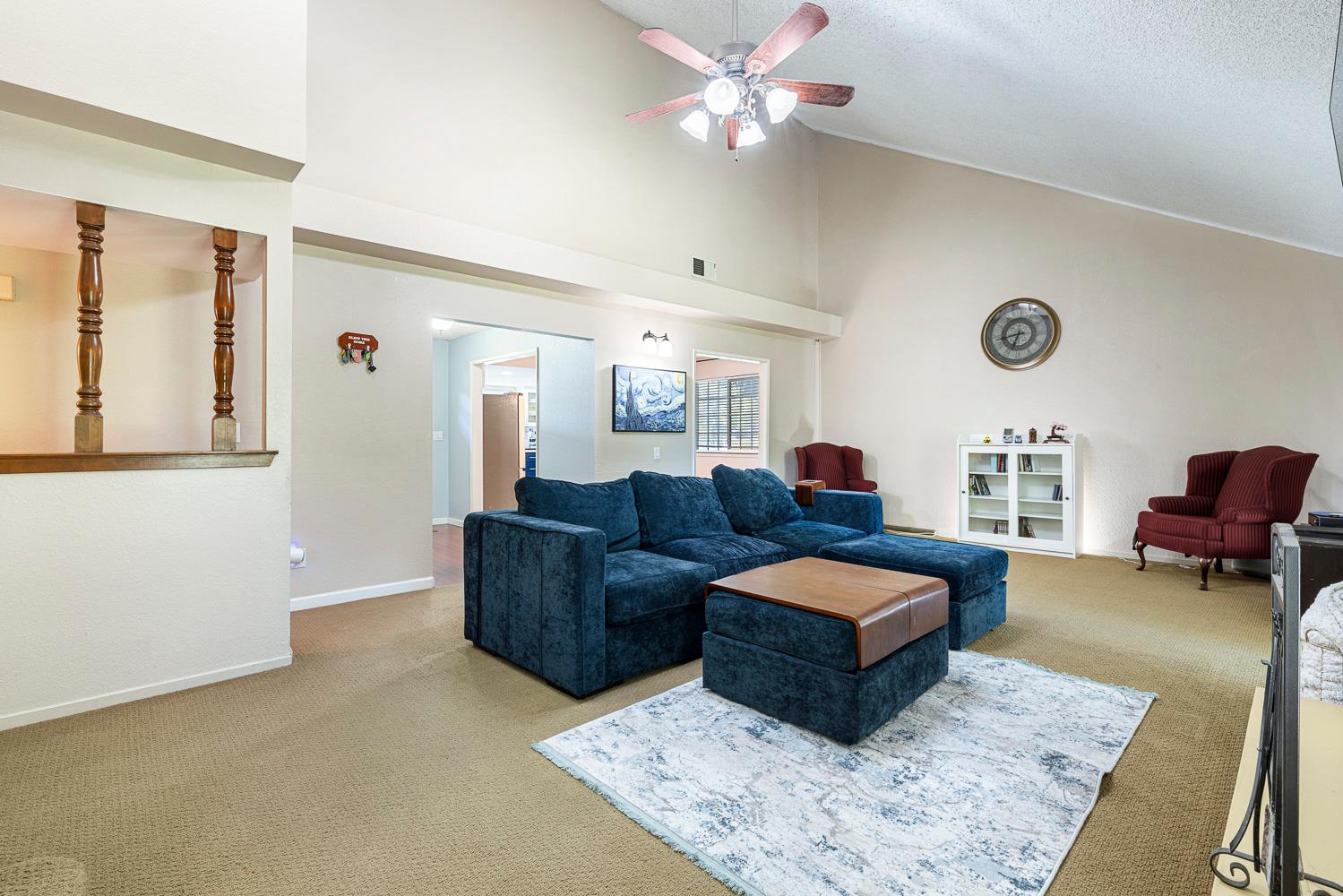 2183 E Fallbrook Ave, Fresno, CA 93720