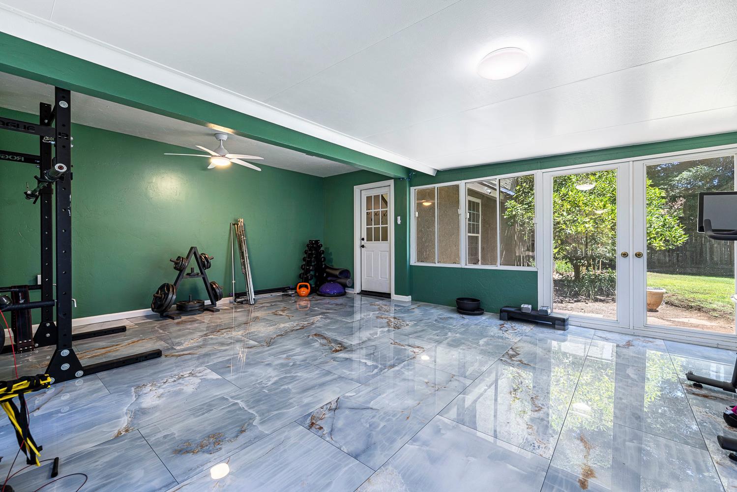 2183 E Fallbrook Ave, Fresno, CA 93720