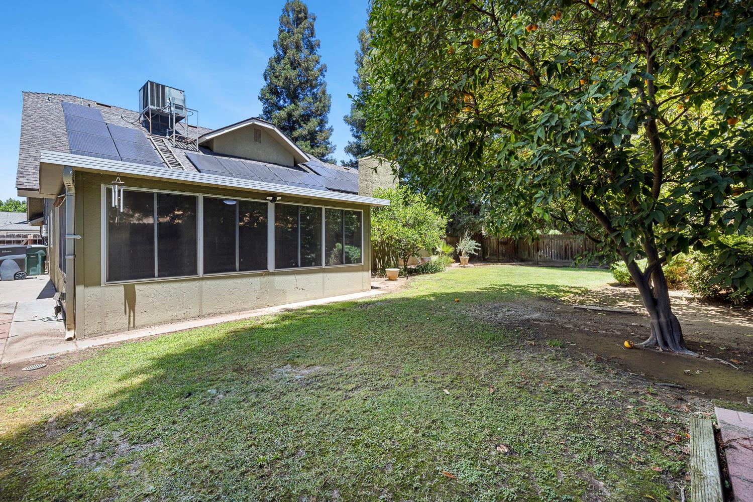 2183 E Fallbrook Ave, Fresno, CA 93720